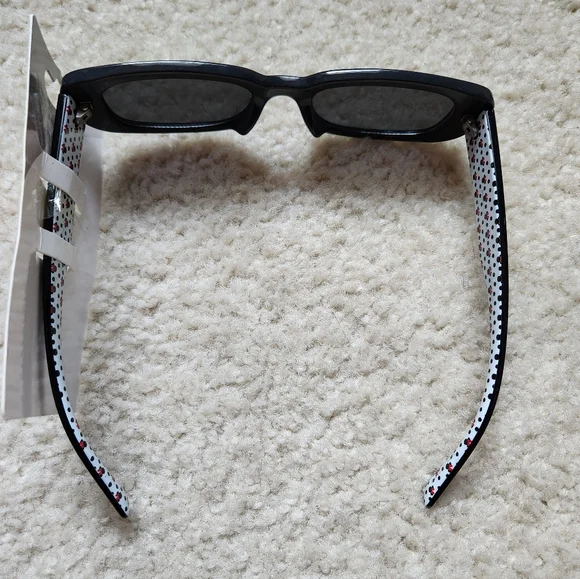 New, never worn Disney Minnie Mouse sunglasses - Picture 2 of 4